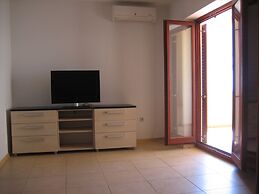 Maru Apartments