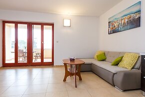 Maru Apartments