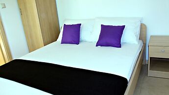 Maru Apartments