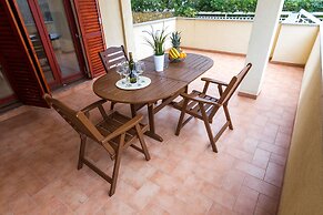 Maru Apartments
