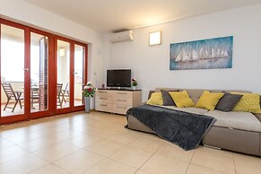 Maru Apartments