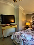 Sweet Home River Hotel