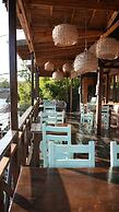 Sweet Home River Hotel