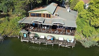 Sweet Home River Hotel