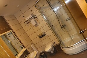 Hotel Lazlakar