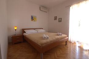 Studios & Rooms Fiesta