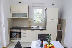 Summer Breeze Apartments