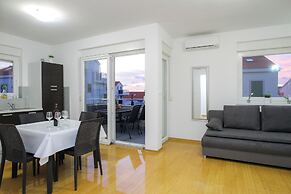 Summer Breeze Apartments