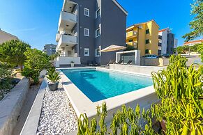 Summer Breeze Apartments