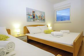 Summer Breeze Apartments