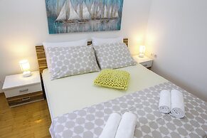 Summer Breeze Apartments