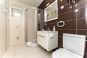 Summer Breeze Apartments