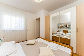 Summer Breeze Apartments