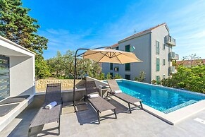 Summer Breeze Apartments