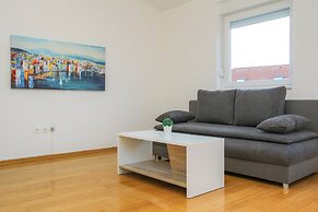 Summer Breeze Apartments