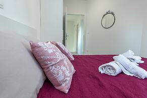 Apartments Tomana