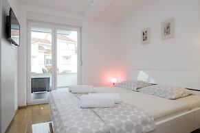 Apartments Tomana