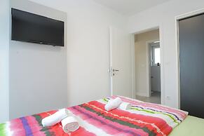 Apartments Tomana