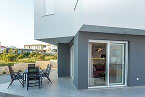 Apartments Tomana