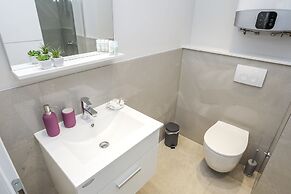 Apartments Tomana