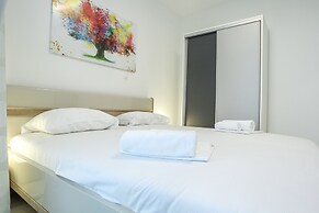 Apartments Tomana