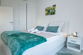 Apartments Tomana