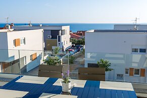 Apartments Tomana