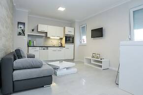 Apartments Tomana