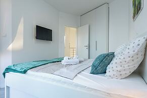 Apartments Tomana