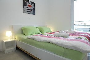 Apartments Tomana