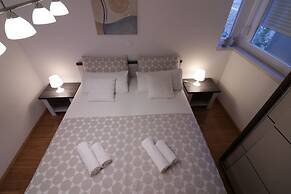 Apartments Tomana