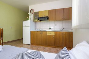 Pool Apartments Lucky Luke