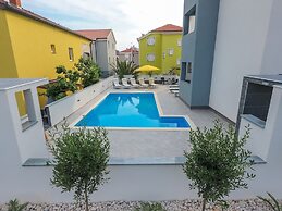 Pool Apartments Lucky Luke
