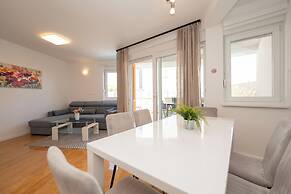 Funtastic Apartment with Private Heated Pool