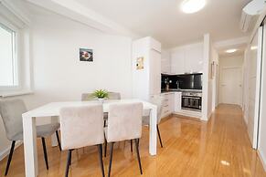 Funtastic Apartment with Private Heated Pool