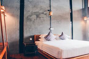 Demoso Lodge - Hostel