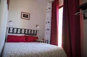 B&B Tauromenion