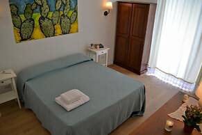 B&B Tauromenion
