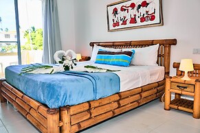 Las Terrazas Condo - Los Corales Village