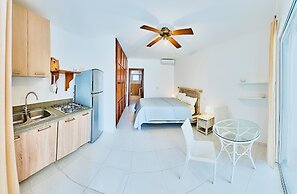 Las Terrazas Condo - Los Corales Village