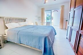 Las Terrazas Condo - Los Corales Village