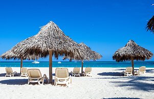 Las Terrazas Condo - Los Corales Village