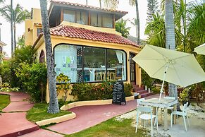 Las Terrazas Condo - Los Corales Village