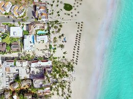 Las Terrazas Condo - Los Corales Village