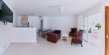 Las Terrazas Condo - Los Corales Village