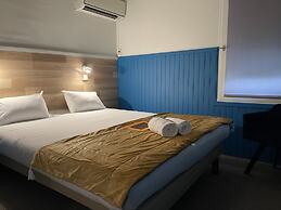 Hotel California ***