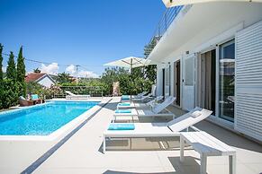 Villa Avalon
