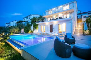 Villa Avalon
