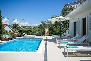 Villa Avalon