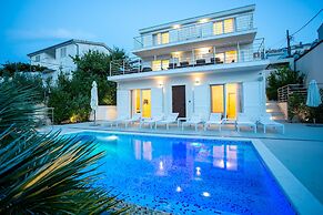 Villa Avalon